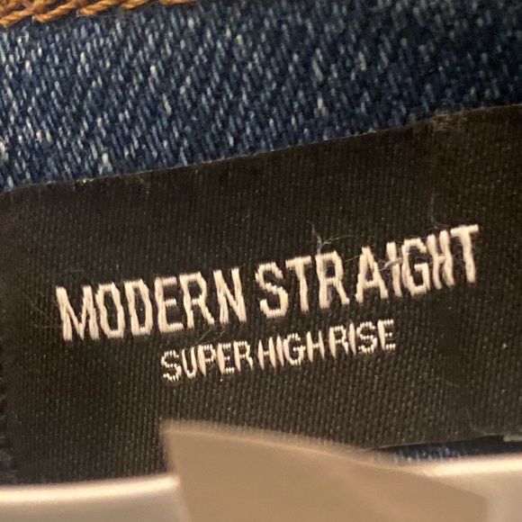 💙NEVER WORN | Express Modern Straight Super High Rise Jeans | Size 4R - Picture 5 of 12